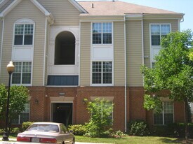 12905 Alton Square in Herndon, VA - Building Photo