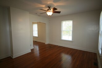 1609 W Club Blvd in Durham, NC - Foto de edificio - Building Photo
