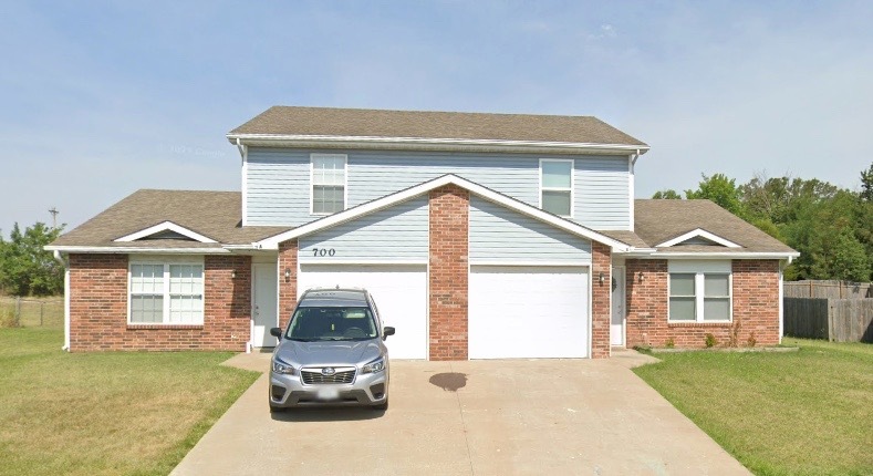 700 Kimberly Dr in Ashland, MO - Foto de edificio