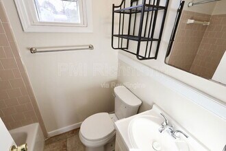 6521 Parliament Rd in Richmond, VA - Foto de edificio - Building Photo