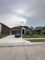 3621 Arabella Wy in Aubrey, TX - Building Photo