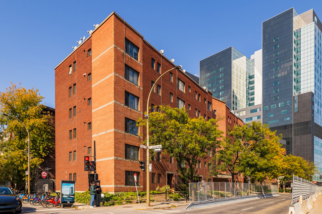 Coopérative D'Habitation Chung Hua in Montréal, QC - Building Photo - Primary Photo