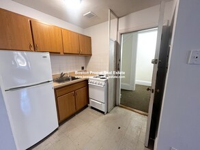 379 Marlborough St, Unit 3 in Boston, MA - Building Photo - Building Photo