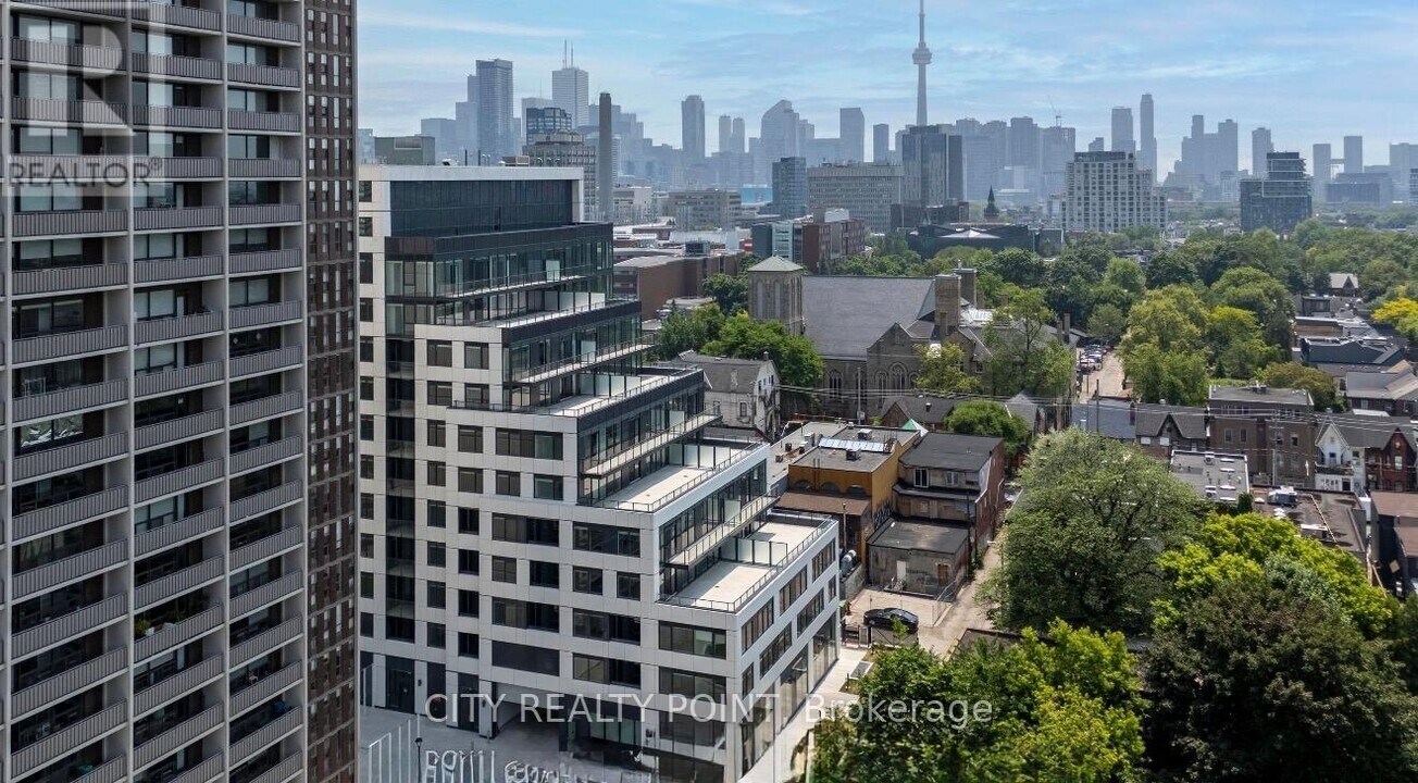 664 Spadina Ave. in Toronto, ON - Building Photo