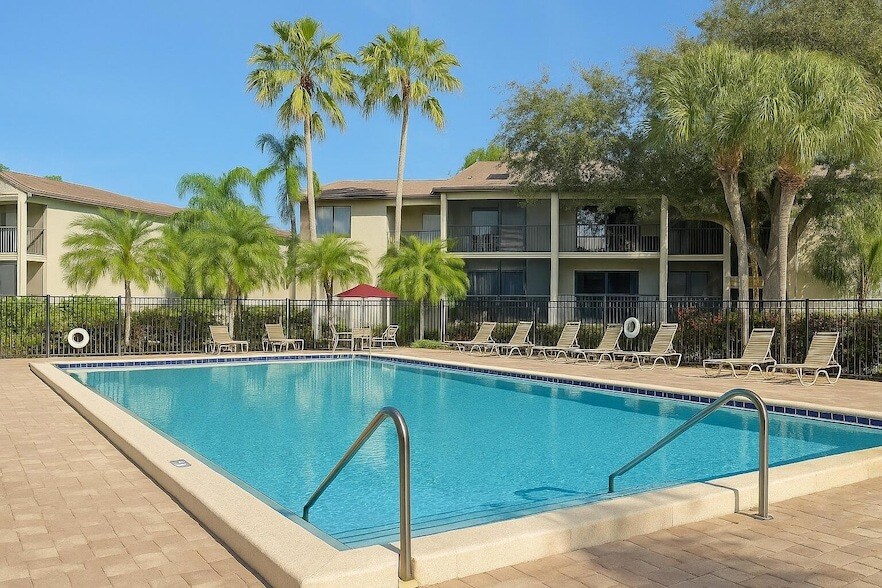 209 Foxtail Dr, Unit D2 in Greenacres, FL - Foto de edificio