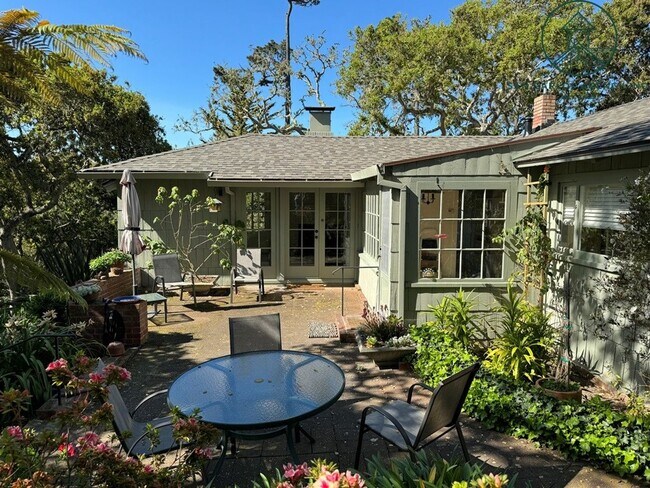 4 Lopez Ave in Carmel, CA - Building Photo - Building Photo