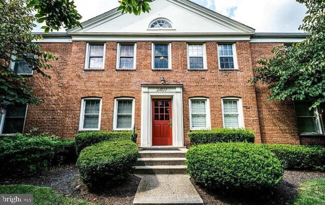 property at 2407 Arlington Blvd