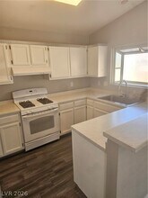 8020 James Grayson Dr in Las Vegas, NV - Building Photo - Building Photo