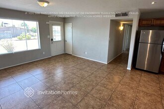 19231 N 17th Dr in Phoenix, AZ - Foto de edificio - Building Photo