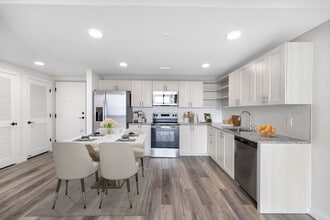 Southpointe Vista I in Miami, FL - Building Photo - Building Photo