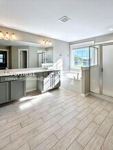248 Pilot Bluff Dr in King, NC - Foto de edificio - Building Photo