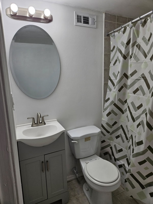property at 904 Doane Ave