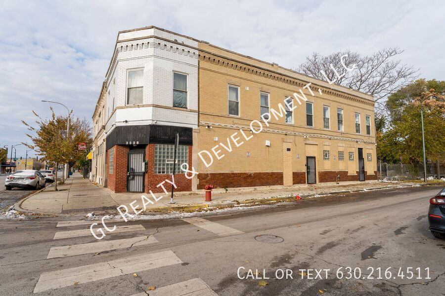 3328 W Chicago Ave in Chicago, IL - Building Photo