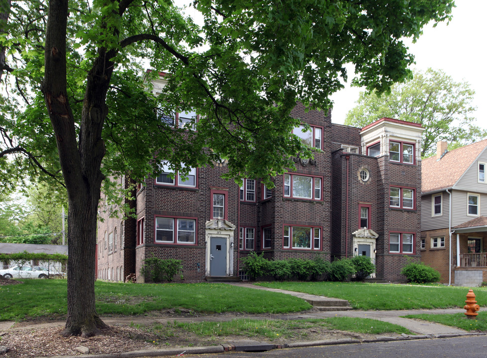 273 N Heights Ave in Youngstown, OH - Building Photo