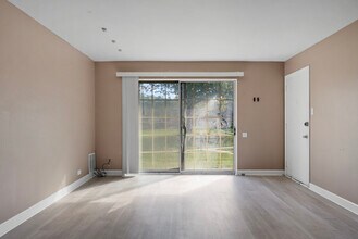 9418 Bay Colony Dr in Des Plaines, IL - Foto de edificio - Building Photo