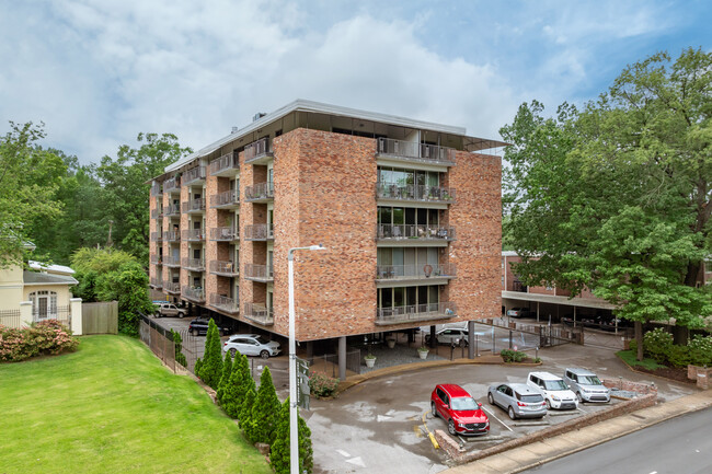 Park Terrace Condos in Memphis, TN - Foto de edificio - Building Photo