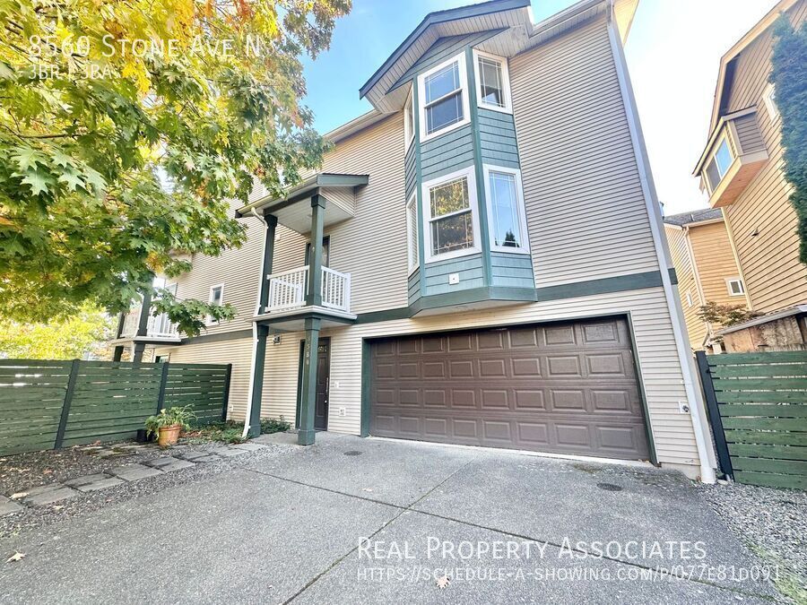 8560 Stone Ave N in Seattle, WA - Building Photo