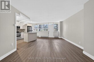 4340 Bloor St W in Toronto, ON - Building Photo - Building Photo