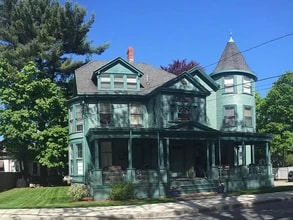283 Vinton St, Unit A in Melrose, MA - Foto de edificio - Building Photo