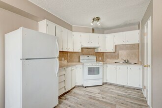 2116-2123 23 Ave SW in Calgary, AB - Building Photo - Building Photo