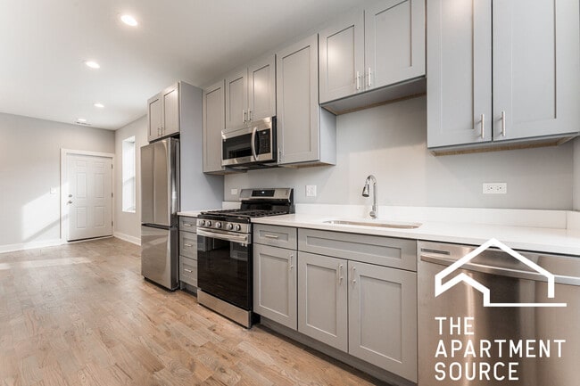 property at 926 W 32nd Pl