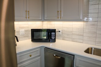 805 SW 2nd St in Bentonville, AR - Foto de edificio - Building Photo