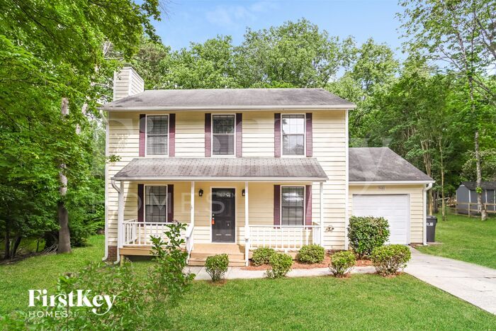 7601 Zermatt Ln in Charlotte, NC - Building Photo