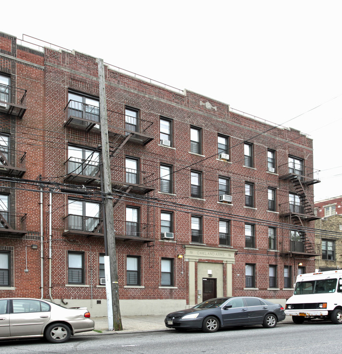 700 E New York Ave in Brooklyn, NY - Building Photo