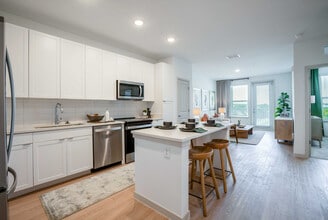 J Ardin at Apopka in Apopka, FL - Building Photo - Building Photo