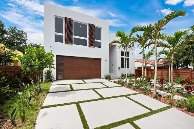 1615 NE 3rd Ct in Fort Lauderdale, FL - Foto de edificio - Building Photo