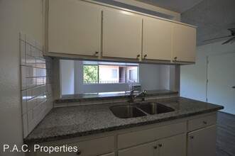 14142 Victory Blvd in Los Angeles, CA - Building Photo - Building Photo