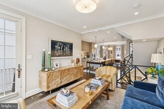 1724 34th St NW in Washington, DC - Building Photo - Building Photo