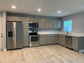 211 N Bradford Ave in Tampa, FL - Building Photo - Building Photo