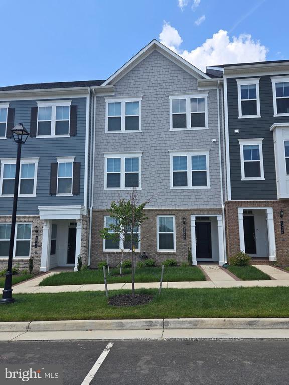 1745 Riverbluff Ave in Dumfries, VA - Building Photo - Building Photo