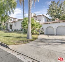 1530 Valley View Rd in Glendale, CA - Building Photo - Building Photo