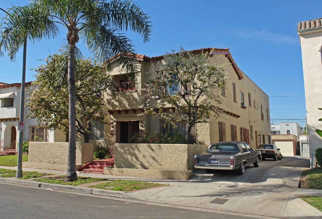 425 N Stanley Ave in Los Angeles, CA - Foto de edificio