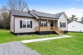418 N Smith St in Liberty, NC - Building Photo - Building Photo