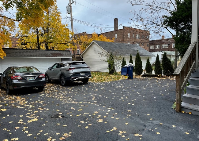 2683 Hampshire Rd, Unit 2 in Cleveland Heights, OH - Building Photo - Building Photo