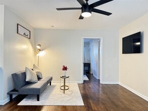 1914 McDuffie St in Houston, TX - Building Photo - Building Photo