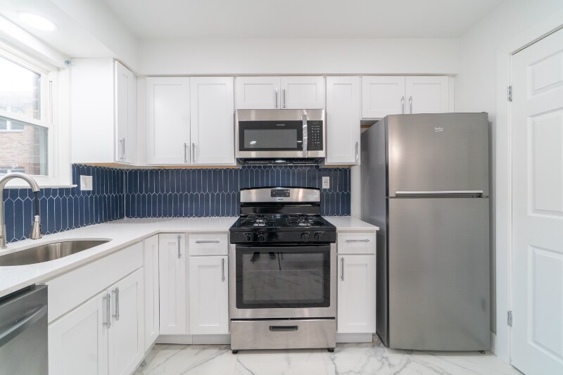 501 Adams Ln, Unit 16D in North Brunswick, NJ - Building Photo