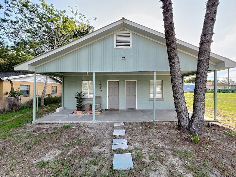 331 E Street Unit in Lake Wales, FL - Building Photo