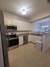 1142 SW 9th Rd in Gainesville, FL - Building Photo - Building Photo