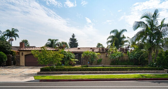 1806 Irvine Ave in Newport Beach, CA - Building Photo - Building Photo