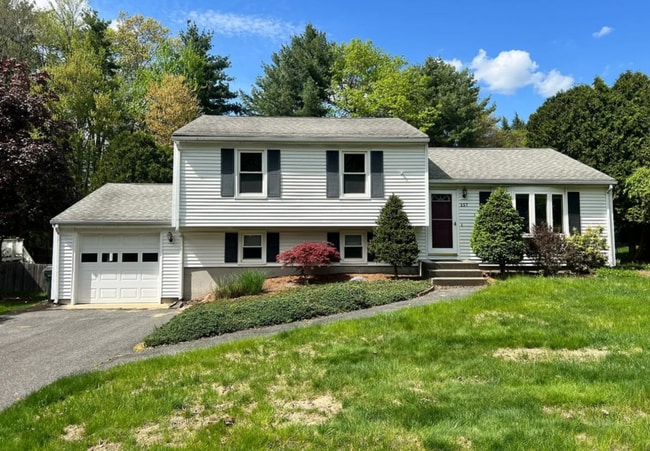 property at 257 Ellendale Cir