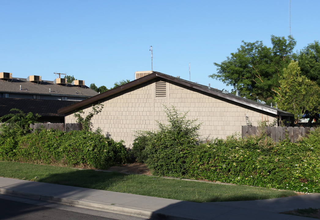 179 N Magnolia St in Woodlake, CA - Building Photo