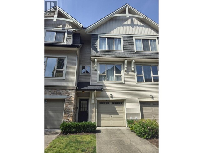 property at 3065 Dayanee Springs Blvd