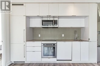 28-728 Avondale Ave in Toronto, ON - Building Photo - Building Photo