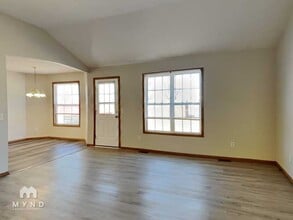 539 N Century Ave in Republic, MO - Foto de edificio - Building Photo