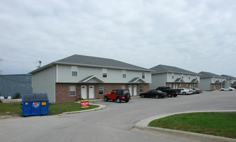 Valley View Townhomes in Rogersville, MO - Foto de edificio - Building Photo