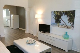 1200 Pennsylvania Ave in Miami Beach, FL - Building Photo - Interior Photo